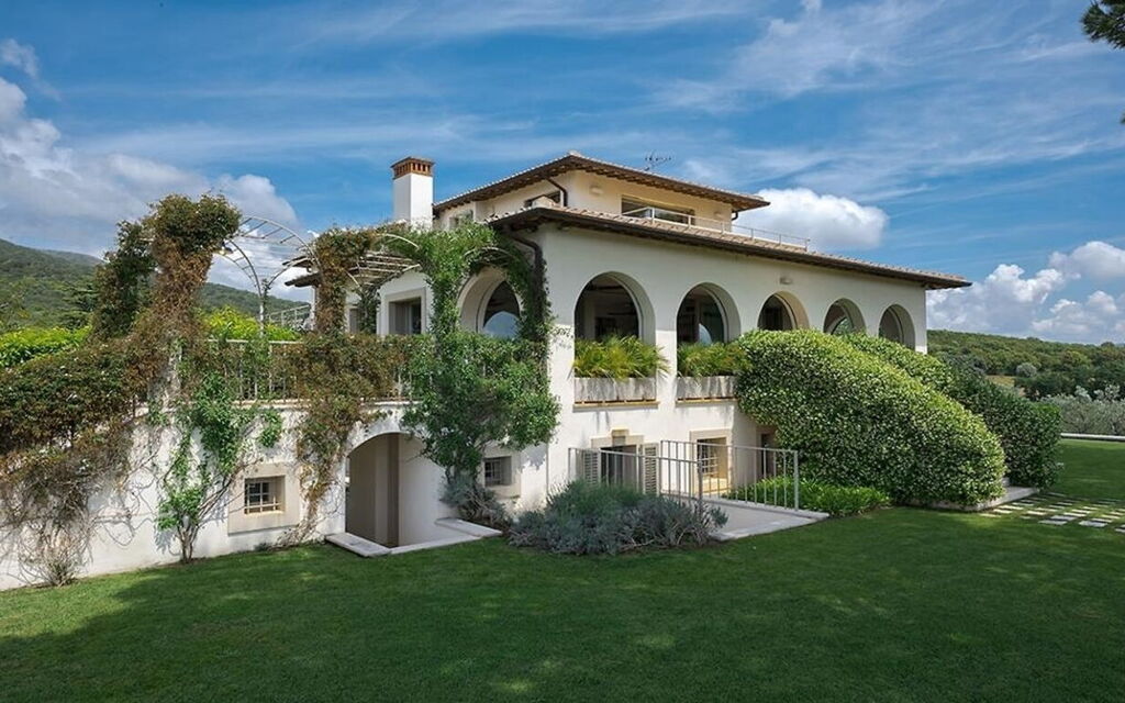 Villa Castiglione 10: Autumn, Building Exterior, Outdoor, Pool, Summer
