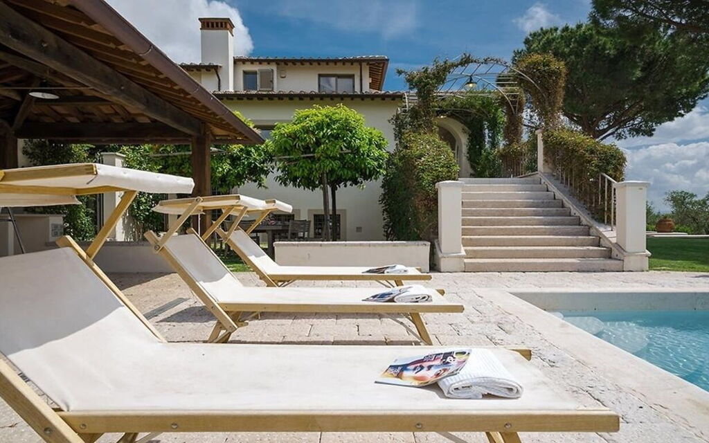 Villa Castiglione 10: Autumn, Building Exterior, Outdoor, Pool, Summer