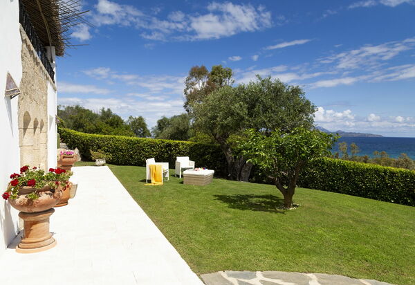 Villa Eros: all'aperto, Altra Stanza, Balcone / Terrazza / Patio, Caratteristiche, Estate, Esterni, Giardino, Piscina, Primavera