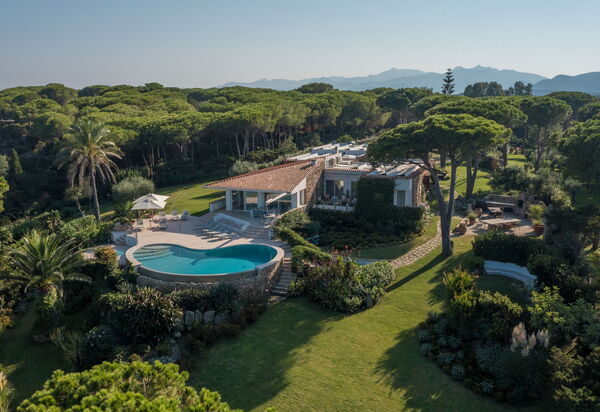 Villa Fiume: Estate, Esterni, Piscina, Primavera, Servizi