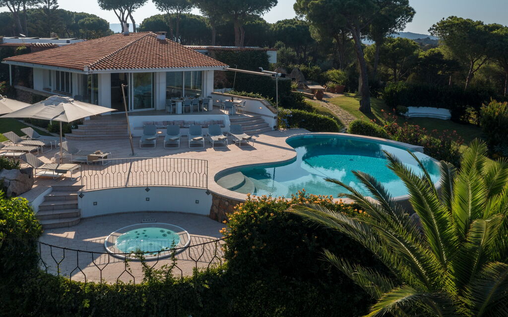 Villa Fiume: Estate, Esterni, Piscina, Primavera, Servizi