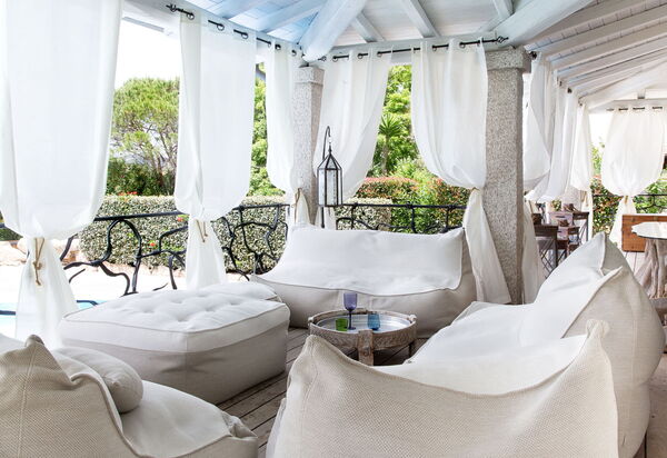 Villa Alloro: Attività, Balcone / Terrazza / Patio, Caratteristiche, Dettagli della stanza, Estate, Esterni, Idromassaggio, Piscina, Primavera