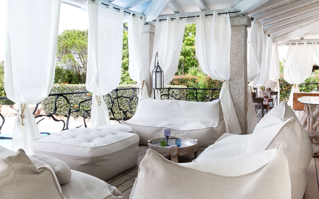 Villa Alloro: Activities, Amenities, Balcony / Terrace / Patio, Building Exterior, Hot Tub, Pool, Room Detail, Spring, Summer