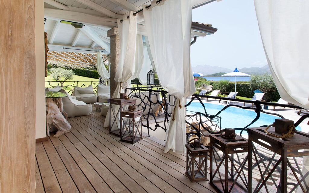 Villa Alloro: Activities, Amenities, Balcony / Terrace / Patio, Building Exterior, Hot Tub, Pool, Room Detail, Spring, Summer