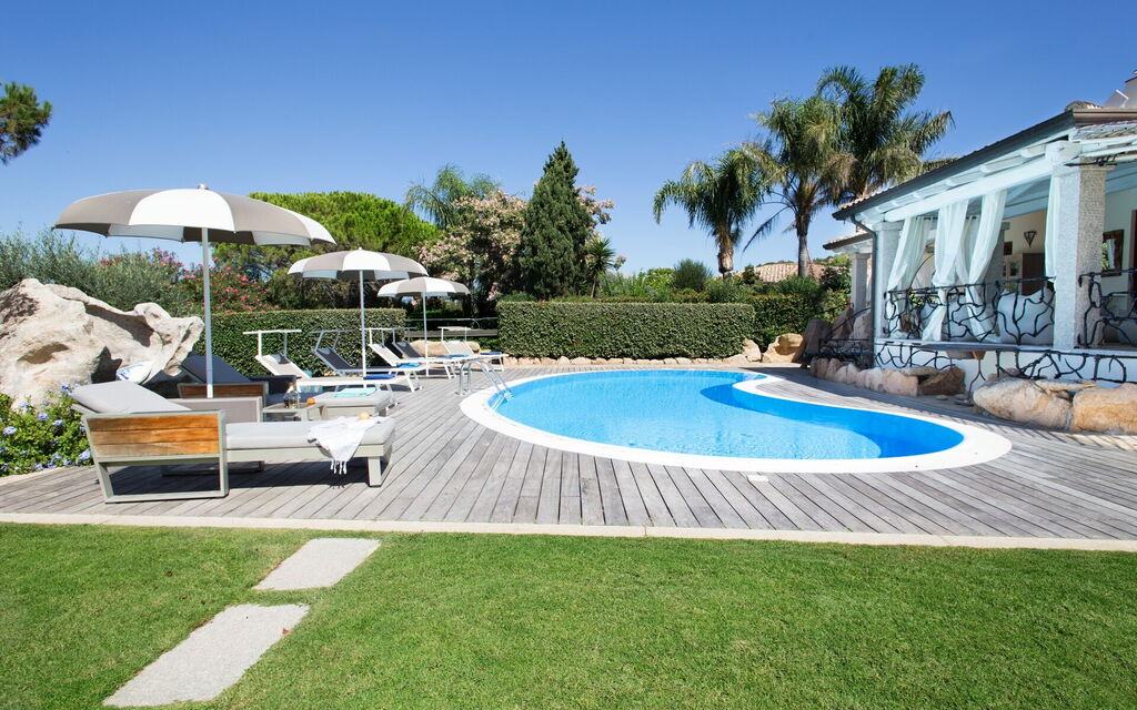 Villa Alloro: Activities, Amenities, Balcony / Terrace / Patio, Building Exterior, Hot Tub, Pool, Room Detail, Spring, Summer