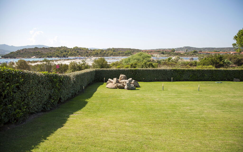Villa Alloro: Activities, Amenities, Balcony / Terrace / Patio, Building Exterior, Hot Tub, Pool, Room Detail, Spring, Summer