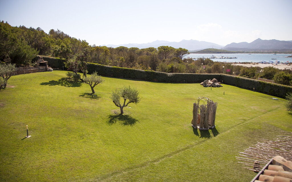 Villa Alloro: Activities, Amenities, Balcony / Terrace / Patio, Building Exterior, Hot Tub, Pool, Room Detail, Spring, Summer