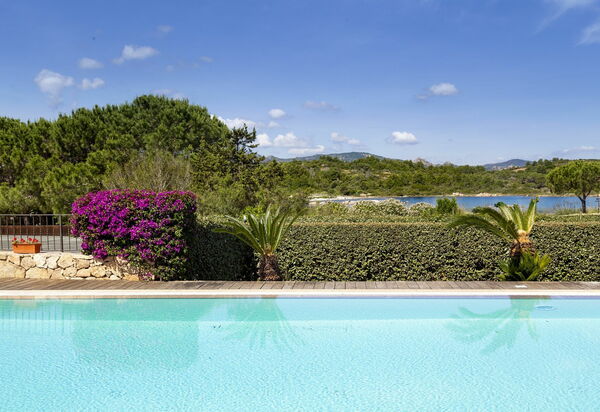 Villa Magno: Attività, Balcone / Terrazza / Patio, Benessere, Caratteristiche, Estate, Esterni, Piscina, Primavera, Servizi