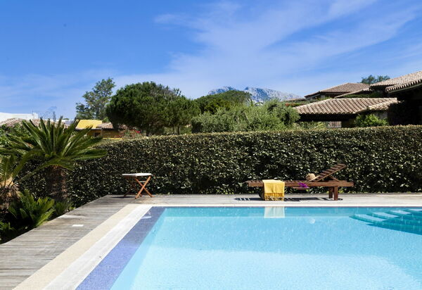 Villa Magno: Attività, Balcone / Terrazza / Patio, Benessere, Caratteristiche, Estate, Esterni, Piscina, Primavera, Servizi
