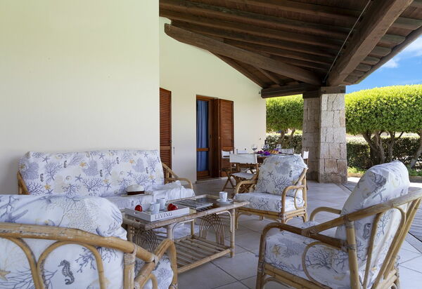 Villa Magno: Attività, Balcone / Terrazza / Patio, Benessere, Caratteristiche, Estate, Esterni, Piscina, Primavera, Servizi