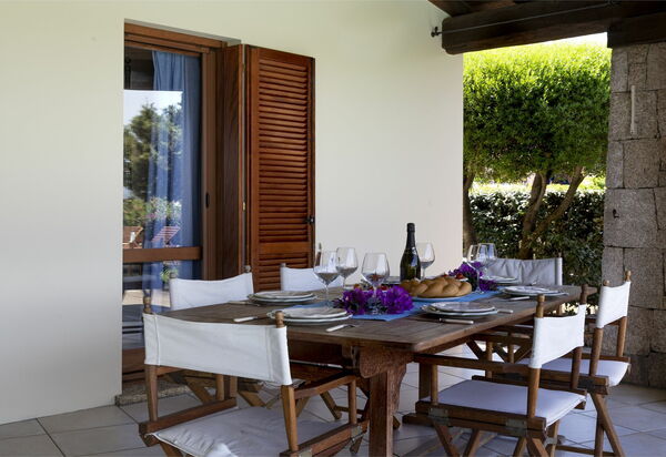 Villa Magno: Attività, Balcone / Terrazza / Patio, Benessere, Caratteristiche, Estate, Esterni, Piscina, Primavera, Servizi