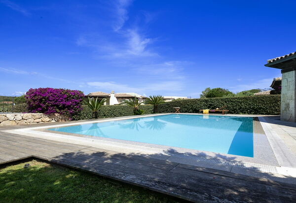 Villa Magno: Attività, Balcone / Terrazza / Patio, Benessere, Caratteristiche, Estate, Esterni, Piscina, Primavera, Servizi