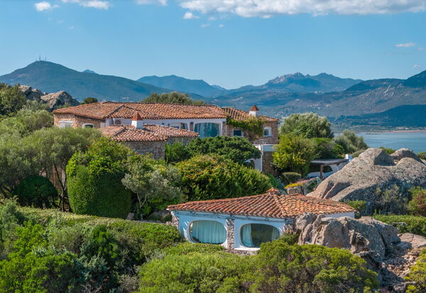 Villa Maestosa: all'aperto, Benessere, Estate, Esterni, Giardino, Piscina, Primavera, Servizi