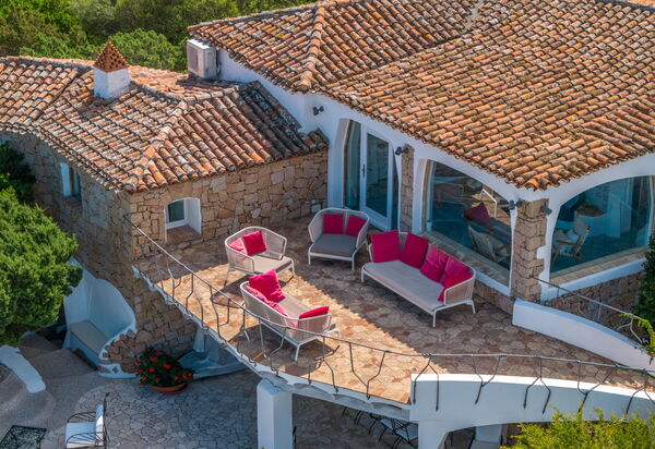 Villa Maestosa: all'aperto, Benessere, Estate, Esterni, Giardino, Piscina, Primavera, Servizi