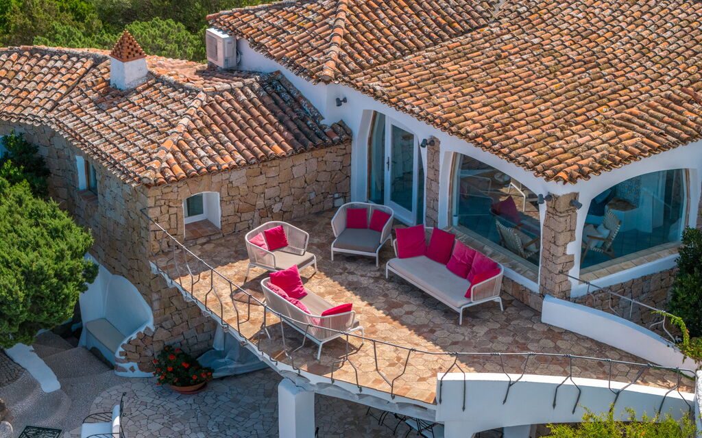 Villa Maestosa: all'aperto, Benessere, Estate, Esterni, Giardino, Piscina, Primavera, Servizi