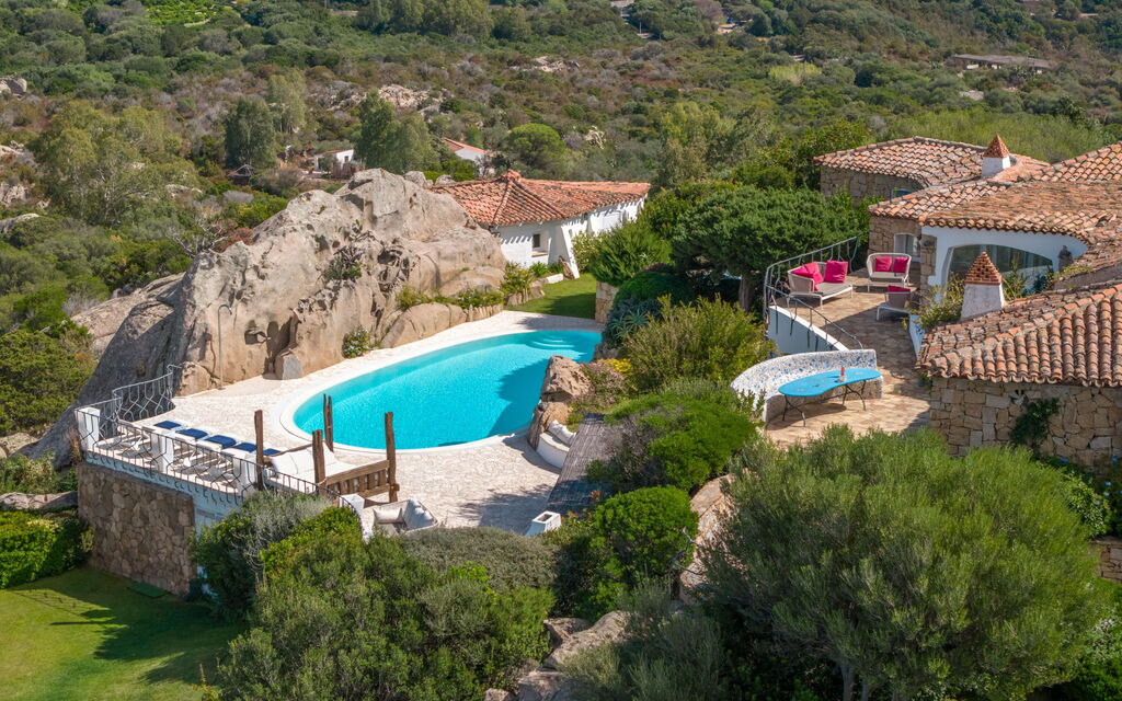 Villa Maestosa: all'aperto, Benessere, Estate, Esterni, Giardino, Piscina, Primavera, Servizi