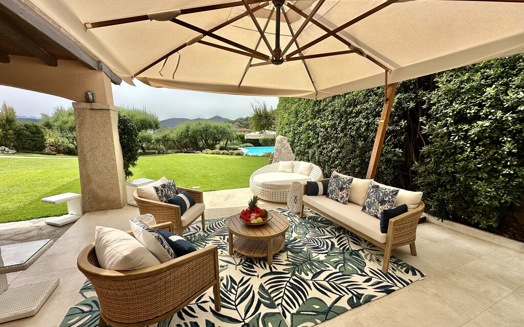 Villa Terry: Activities, Amenities, Balcony / Terrace / Patio, Building Exterior, Kitchen, Main Entrance, Pool, Spring, Summer