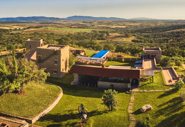 Villa Monte Argentario: Attività, Balcone / Terrazza / Patio, Benessere, Caratteristiche, Estate, Esterni, Giardino, Piscina, Primavera, Servizi, Vista Panoramica