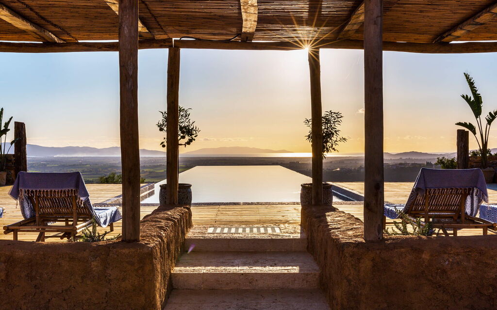 Villa Monte Argentario: Attività, Balcone / Terrazza / Patio, Benessere, Caratteristiche, Estate, Esterni, Giardino, Piscina, Primavera, Servizi, Vista Panoramica